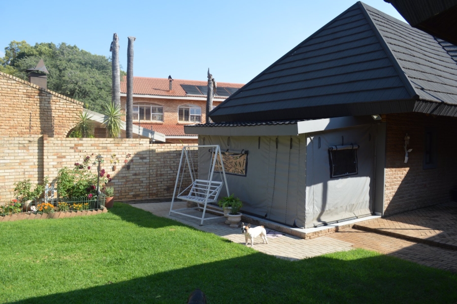 5 Bedroom Property for Sale in Wilkoppies North West